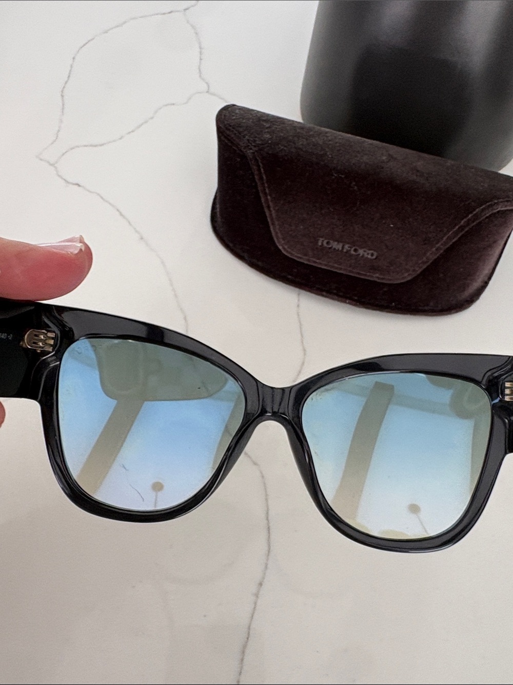 Tom Ford Black Oversized Cat-Eye Sunglasses w/Gradient Lenses. Case & box. - Picture 6 of 9